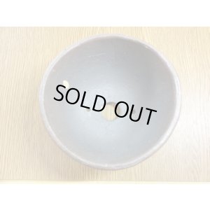 画像4: 丸三ッ足鉢/4号/焼〆