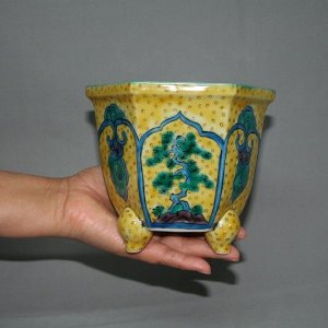 画像7: 九谷焼(瑛生)吉田屋松竹梅文様5号六角鉢(紫)