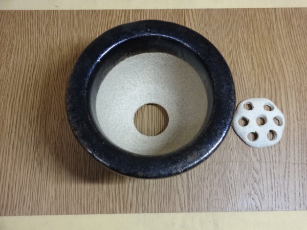 画像2: 楽風富貴蘭鉢 4号(鉢底サナ付き) (2)