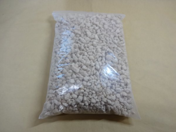 画像3: 選別硬質鹿沼土 中粒(2L) (3)