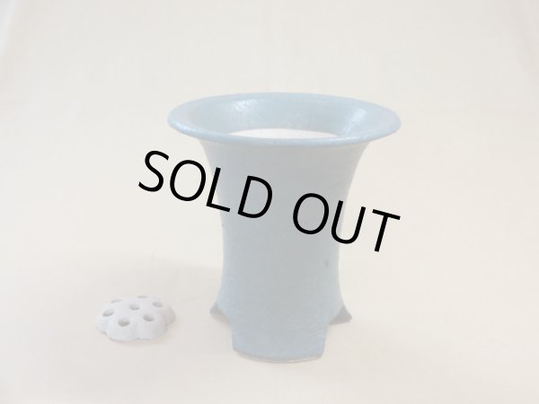 画像1: 青銅ウチョウラン鉢 4号(鉢底サナ付き) (1)