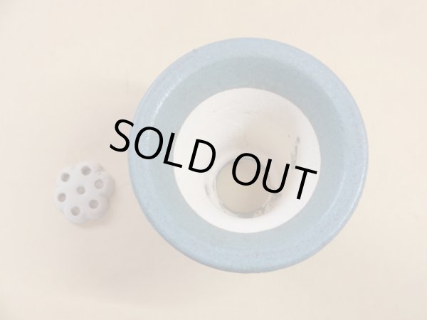 画像2: 青銅ウチョウラン鉢 4号(鉢底サナ付き) (2)